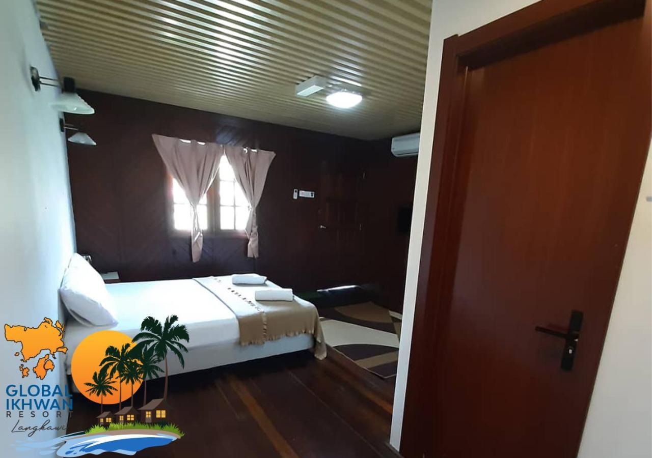 Global Ikhwan Resort Kuah Kültér fotó